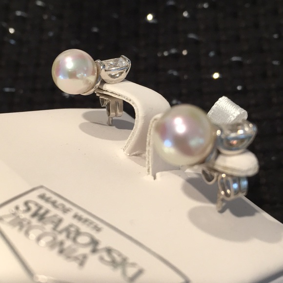 New! Kiera Couture Pearl Earrings - Picture 2 of 15